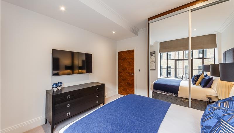 Flat Rainville Road in Greater London