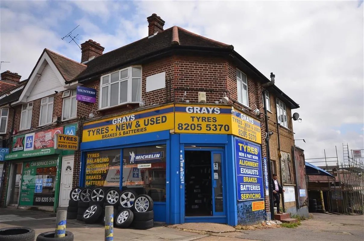Flat Church Lane in Greater London