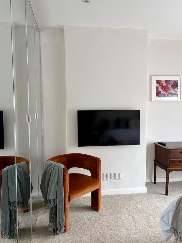 Room Hassop Avenue in Salford