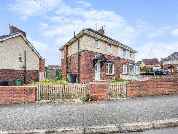 House Molyneux Road in Dudley