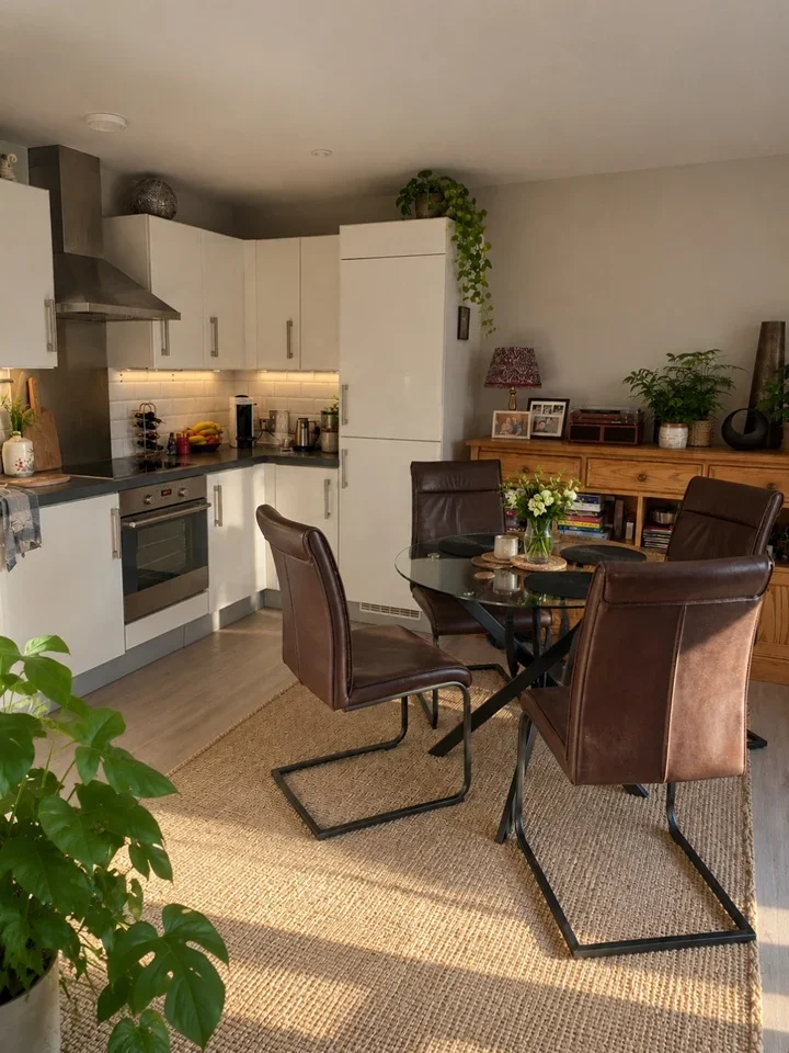 Room Chantry Close in Greater London