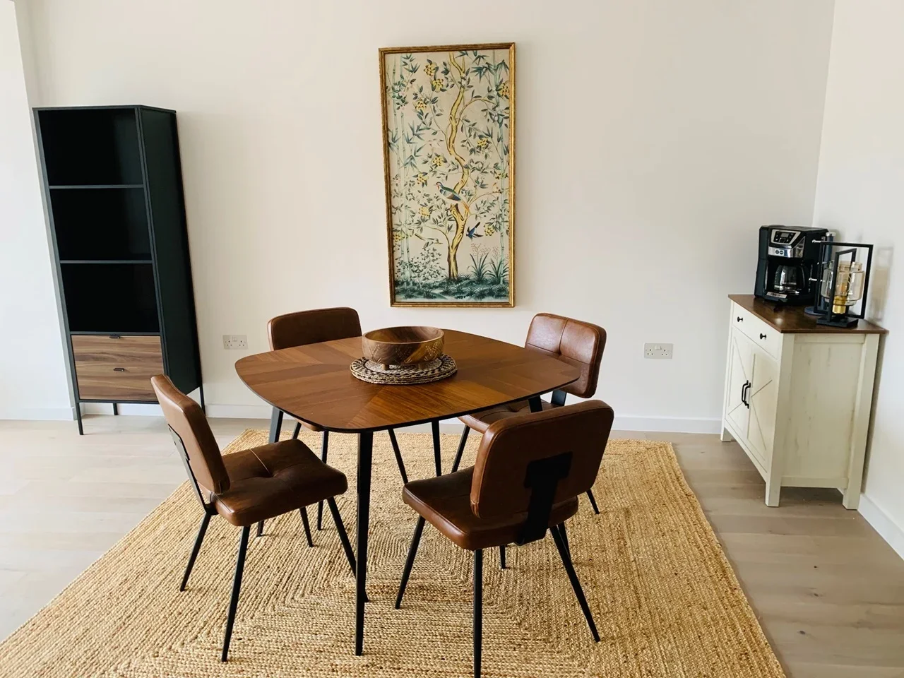 Flat Osborn Street in Greater London