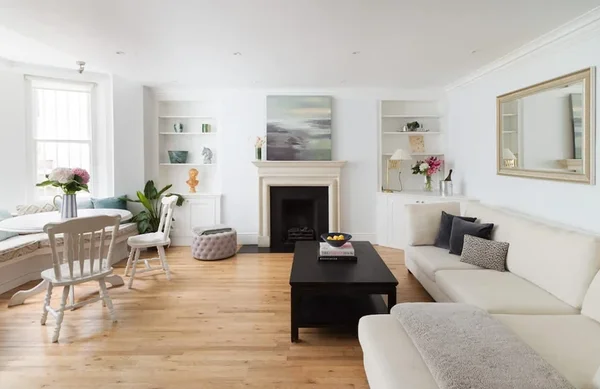 Flat Campden Hill Gardens in London