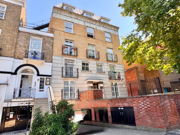 Flat Edgware Road in London
