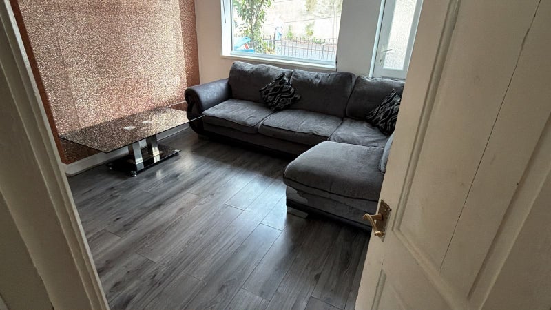 Room Siemens Close in Sheffield