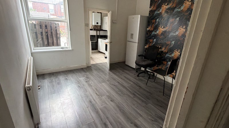 Room Siemens Close in Sheffield