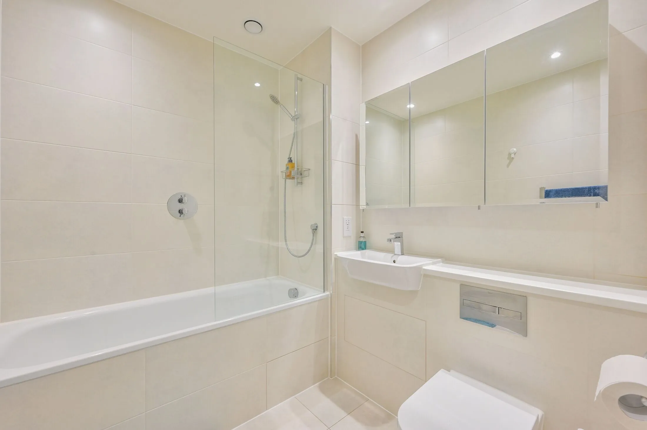Flat Blair Street in Greater London