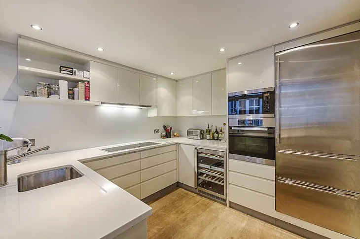 Flat Egerton Place in Greater London