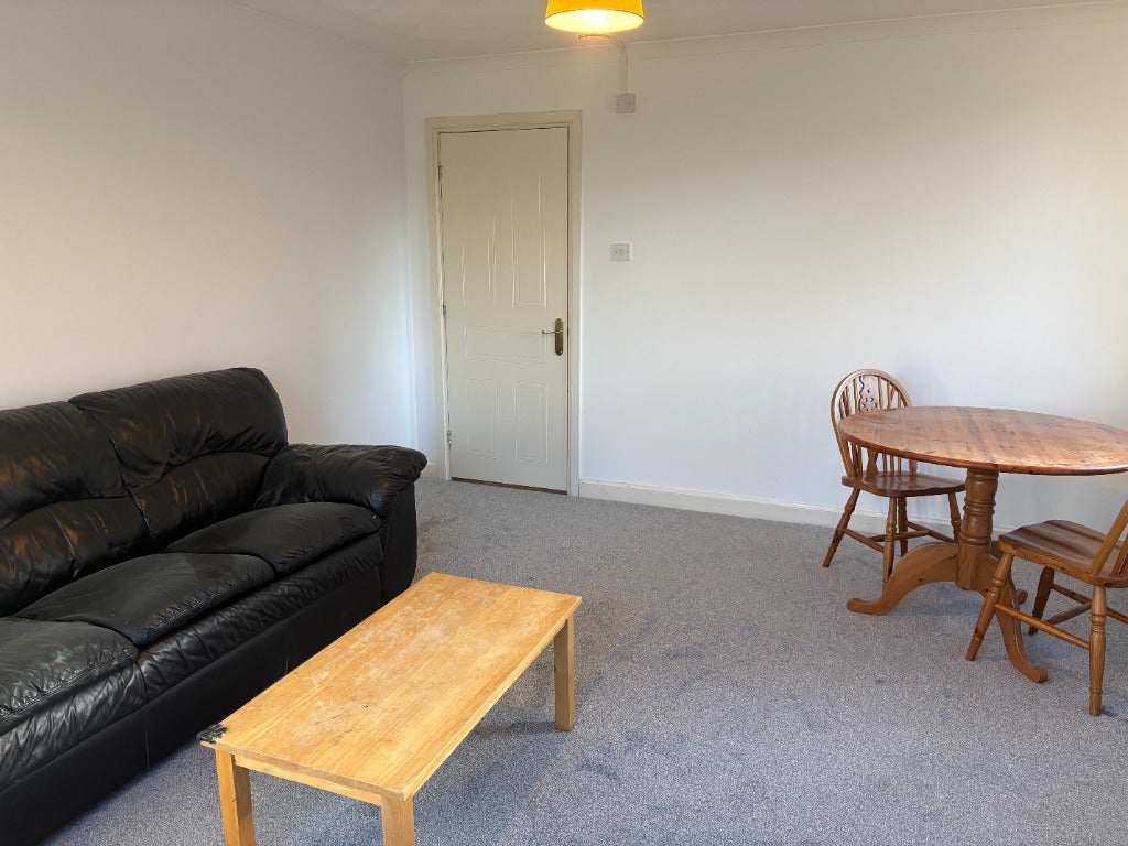 Flat Craigend Park in City of Edinburgh