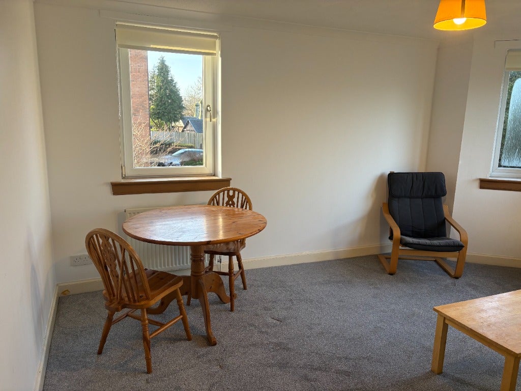 Flat Craigend Park in City of Edinburgh