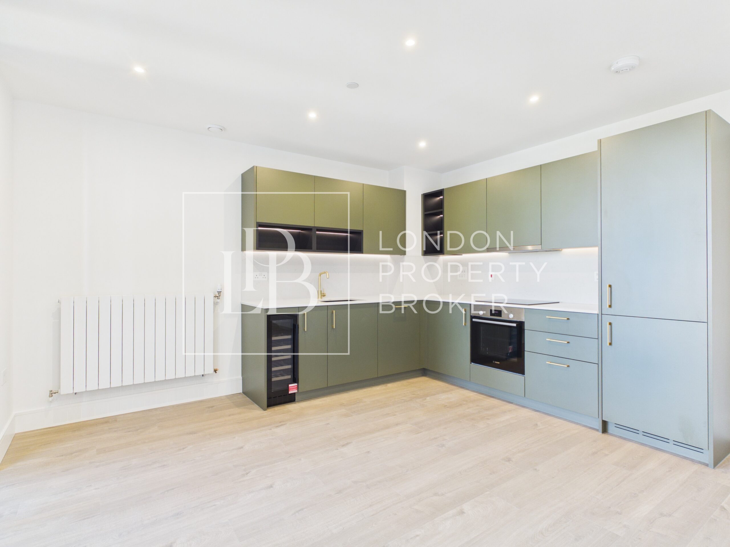 Flat Avery Avenue in Greater London