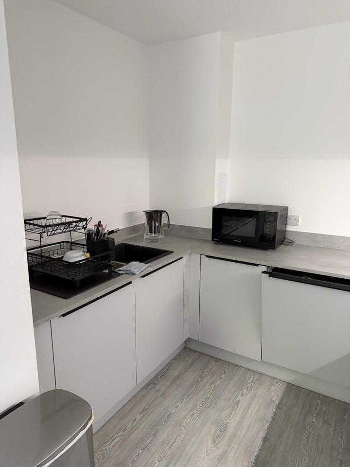 Room Field Lane in Greater London