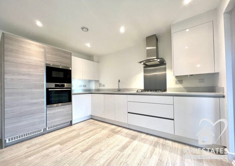 Flat Swanton House in Ebbsfleet Garden City