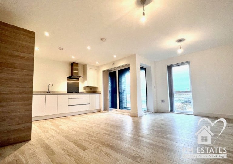 Flat Swanton House in Ebbsfleet Garden City