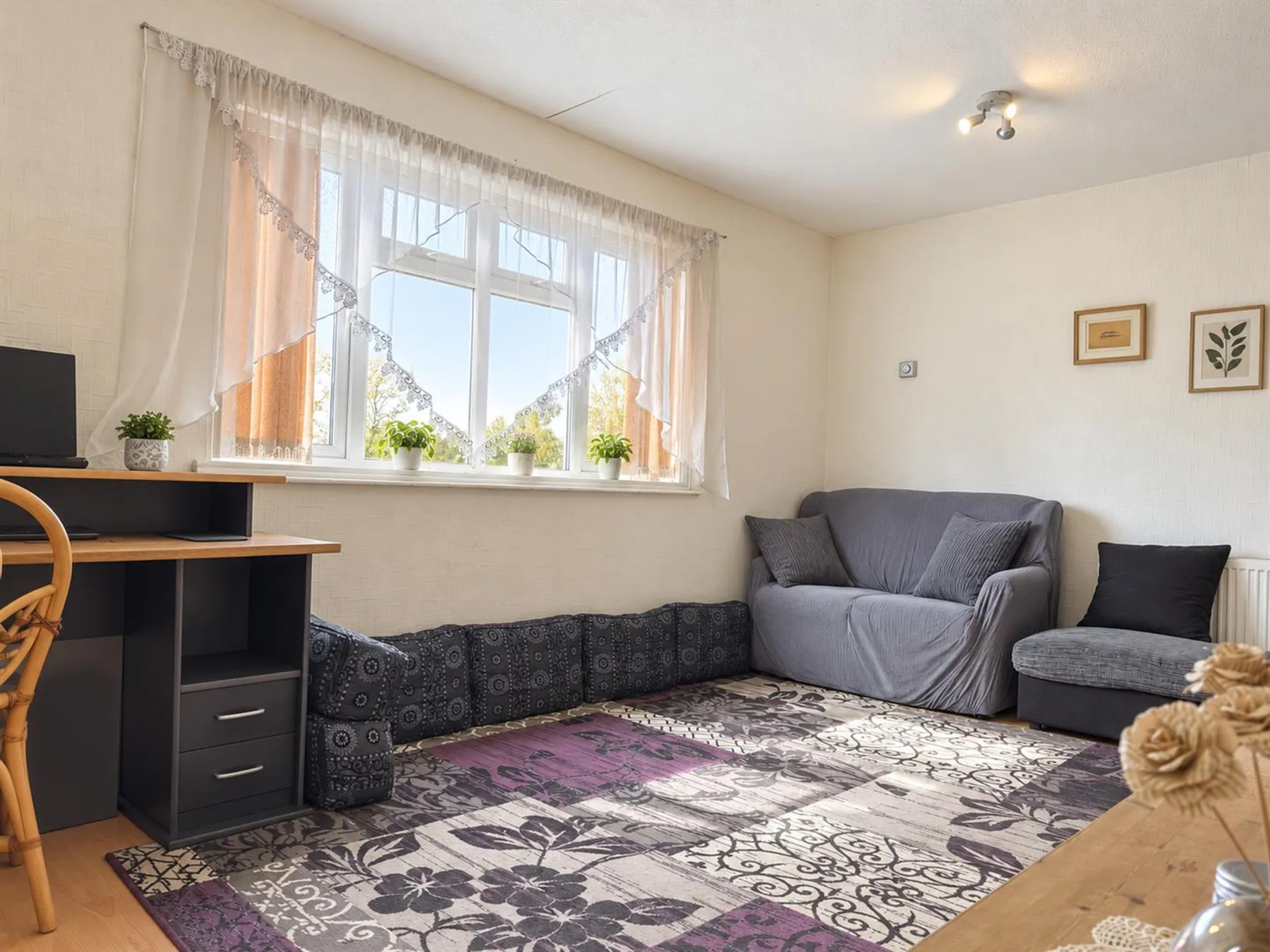 Flat Weekes Drive in Slough