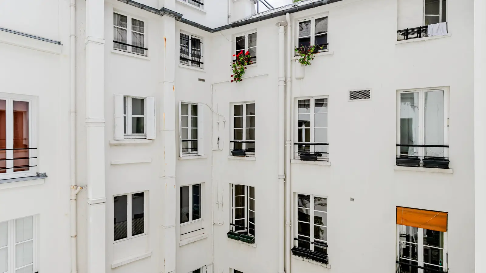 Flat Rue d'Aboukir in Paris