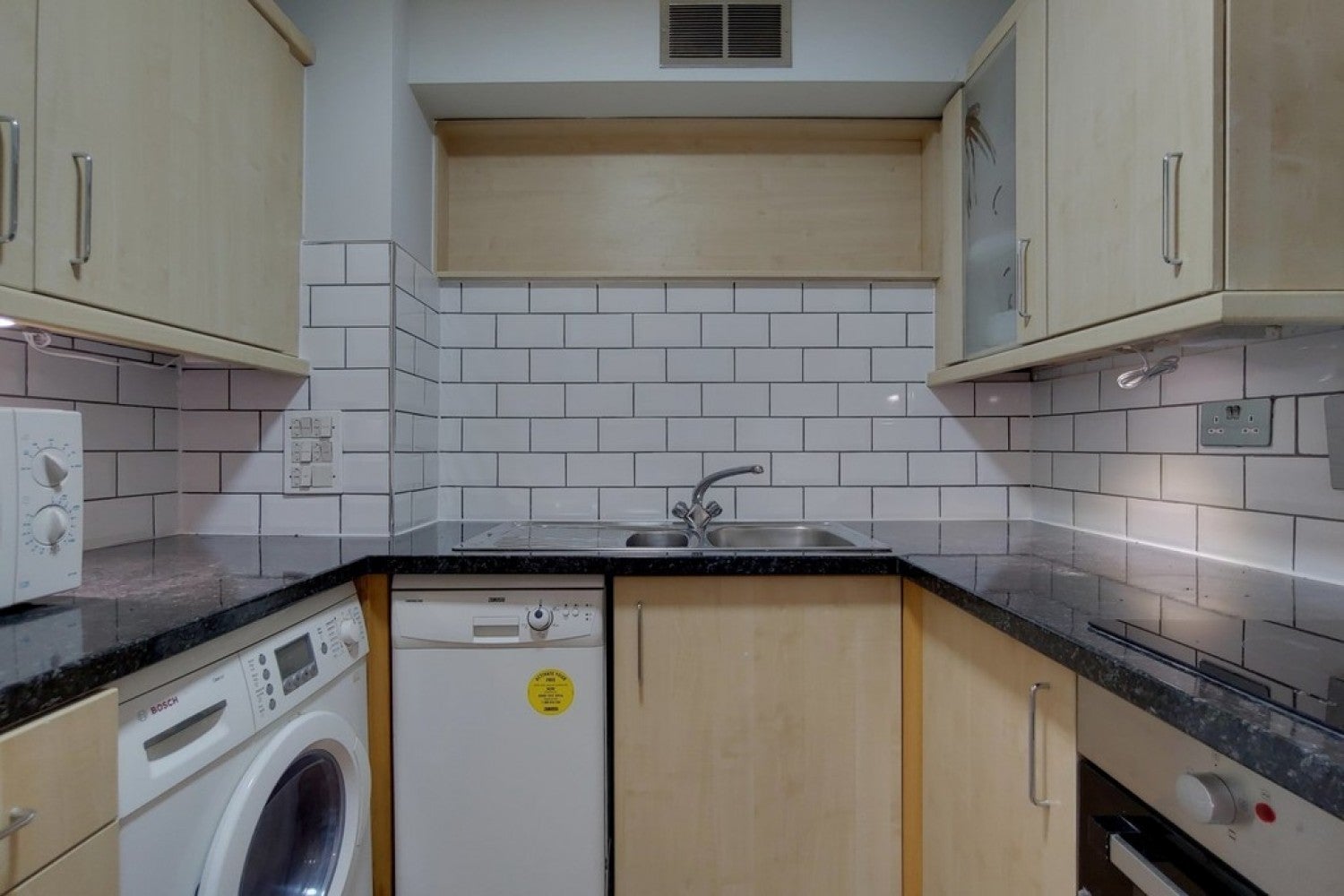 Flat Cleveland Street in Greater London