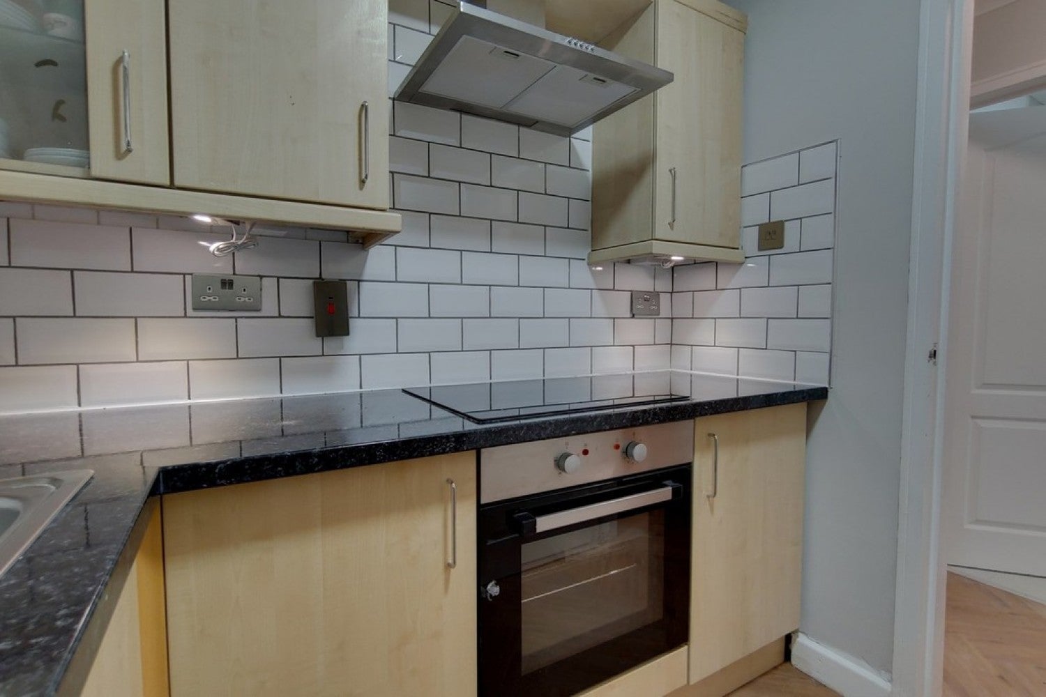 Flat Cleveland Street in Greater London