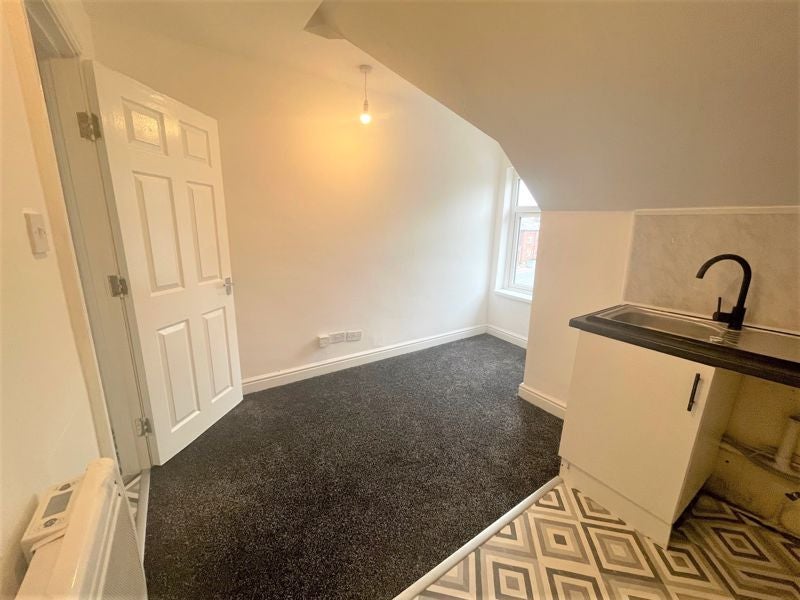 Flat Weaste Road in Salford