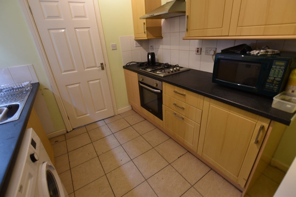 Flat Royal Court Drive in Bolton