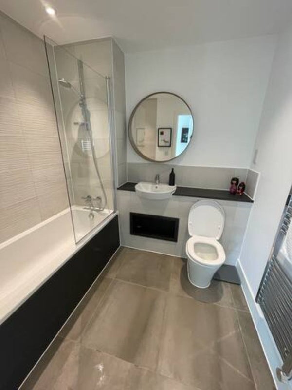 Room Matthias Road in Greater London