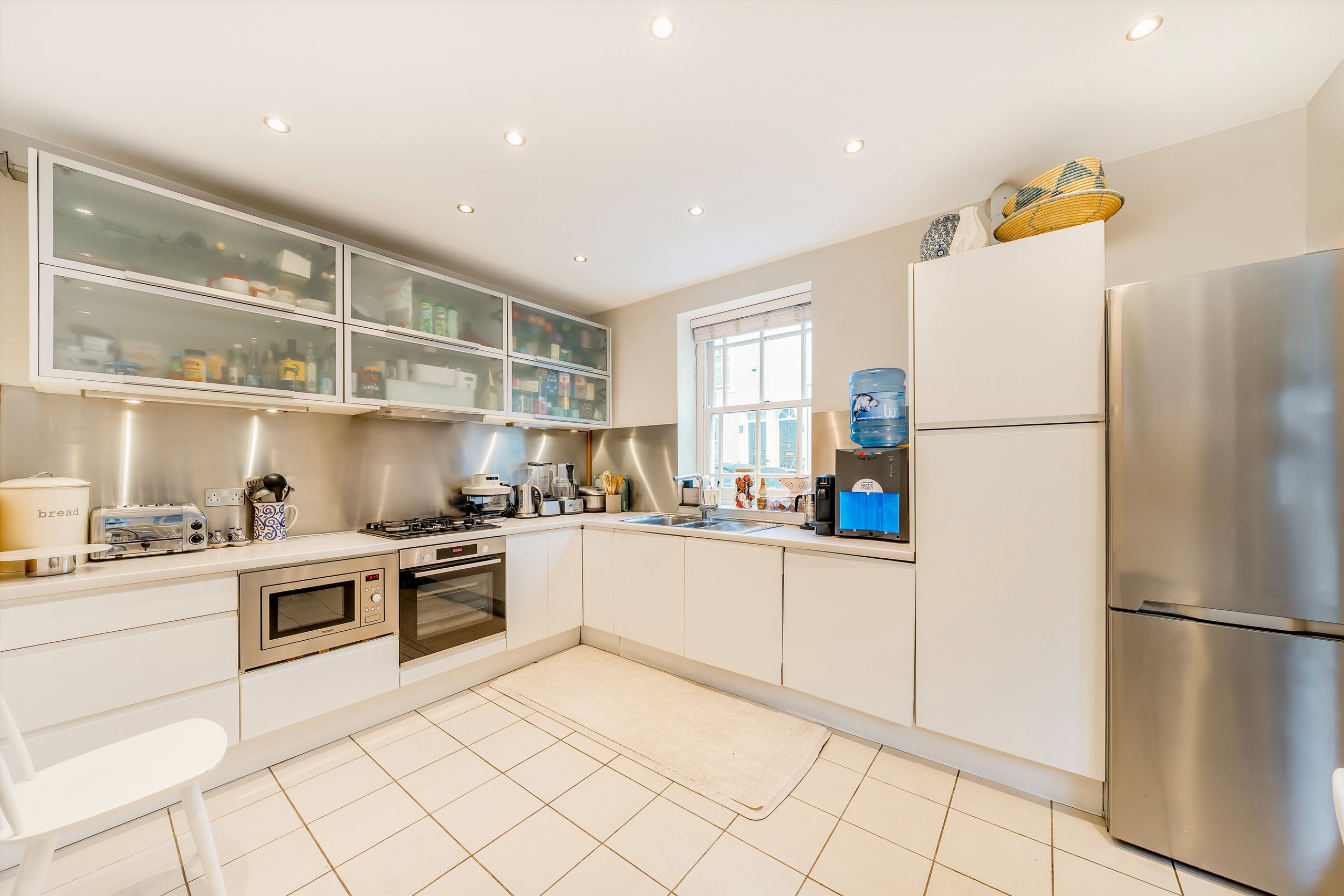 House Hillgate Place in Greater London