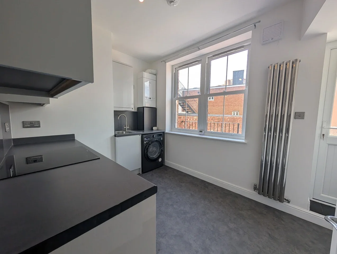 Flat Woodcote Road in Greater London
