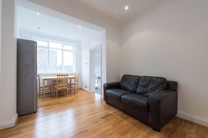 Flat Fielding Road in London