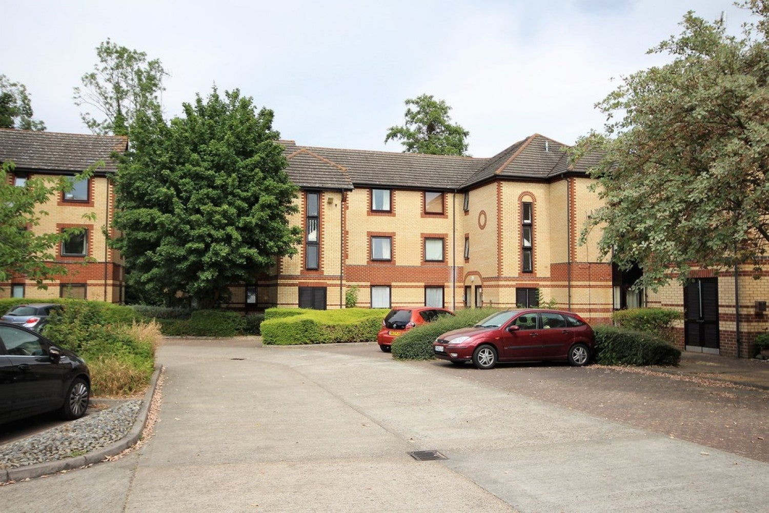 Flat Oakey Drive in Wokingham