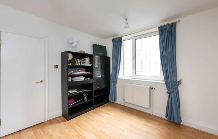 Flat Sloane Avenue in Greater London