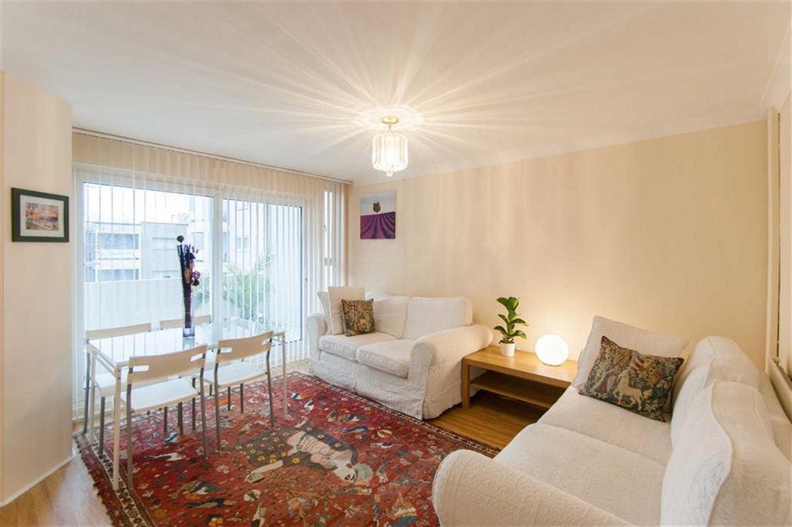 Flat Bloomsbury Close in Greater London
