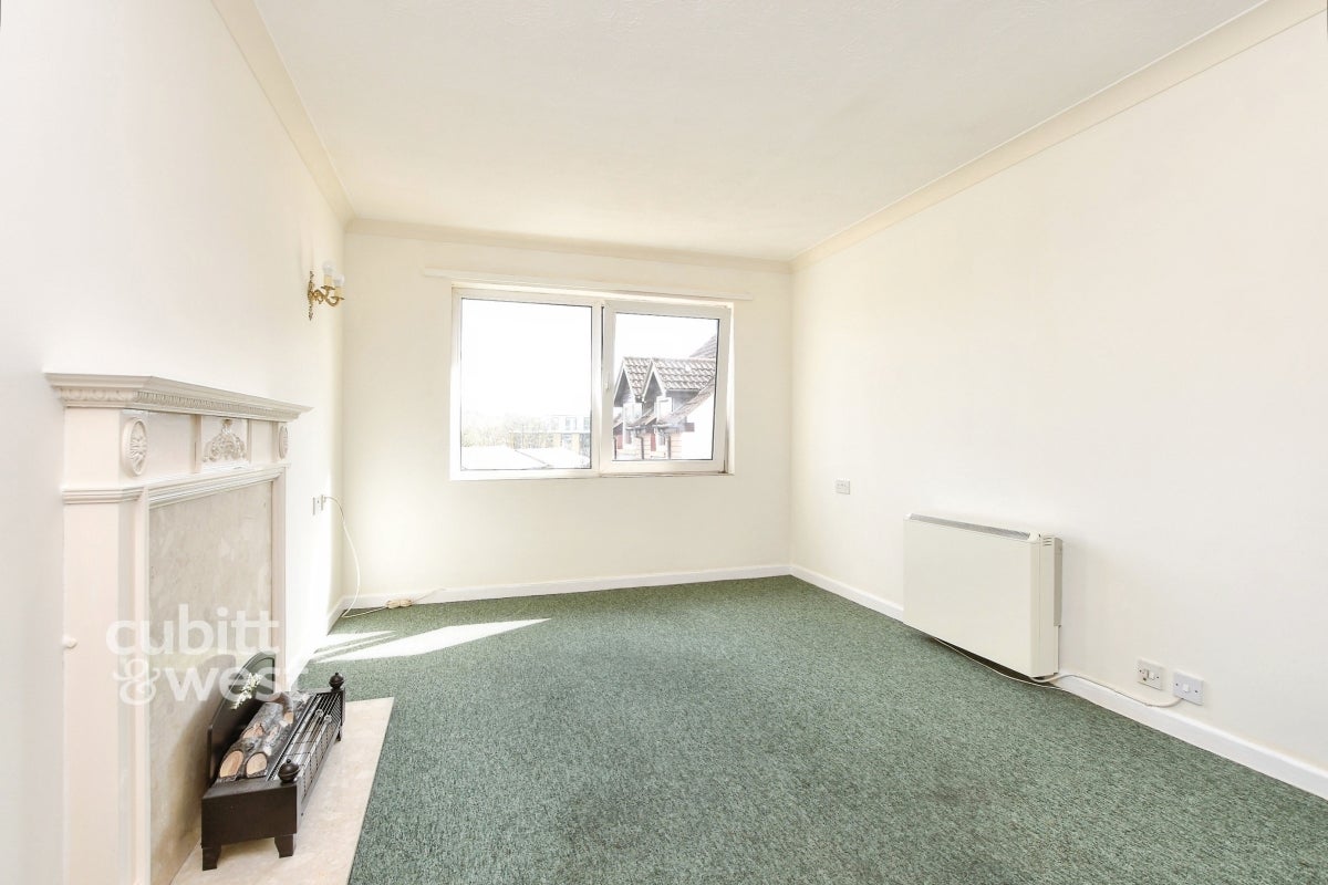 Flat Laureston Place in Dover