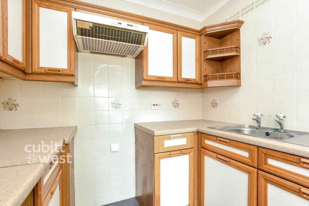 Flat Laureston Place in Dover