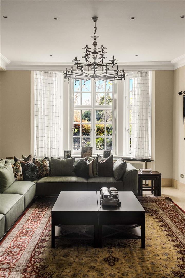 Flat Hyde Park Gate in Greater London