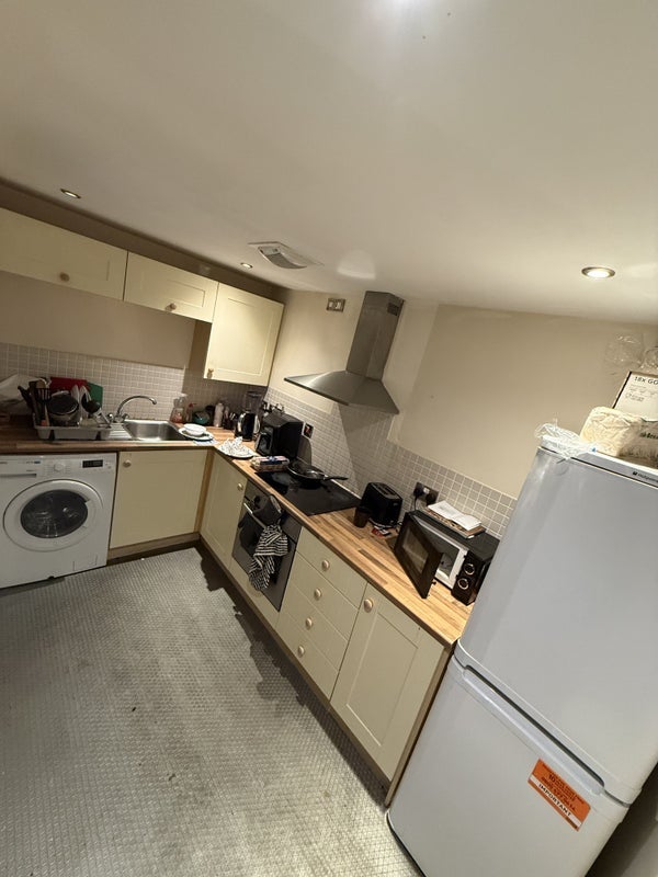 Room Rea Place in Birmingham