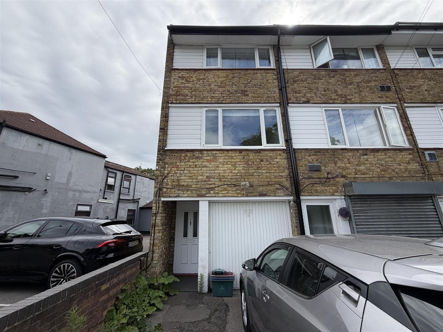 House Heston Road in Greater London