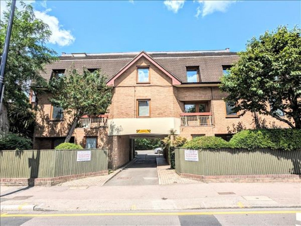 Flat Alexandra Road in Greater London