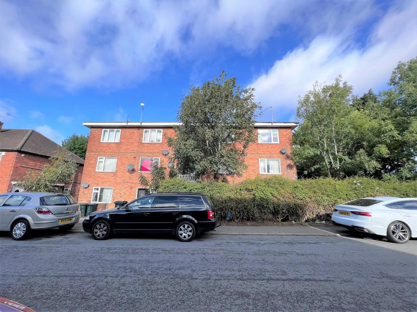 Flat Sunbury Road in Coventry