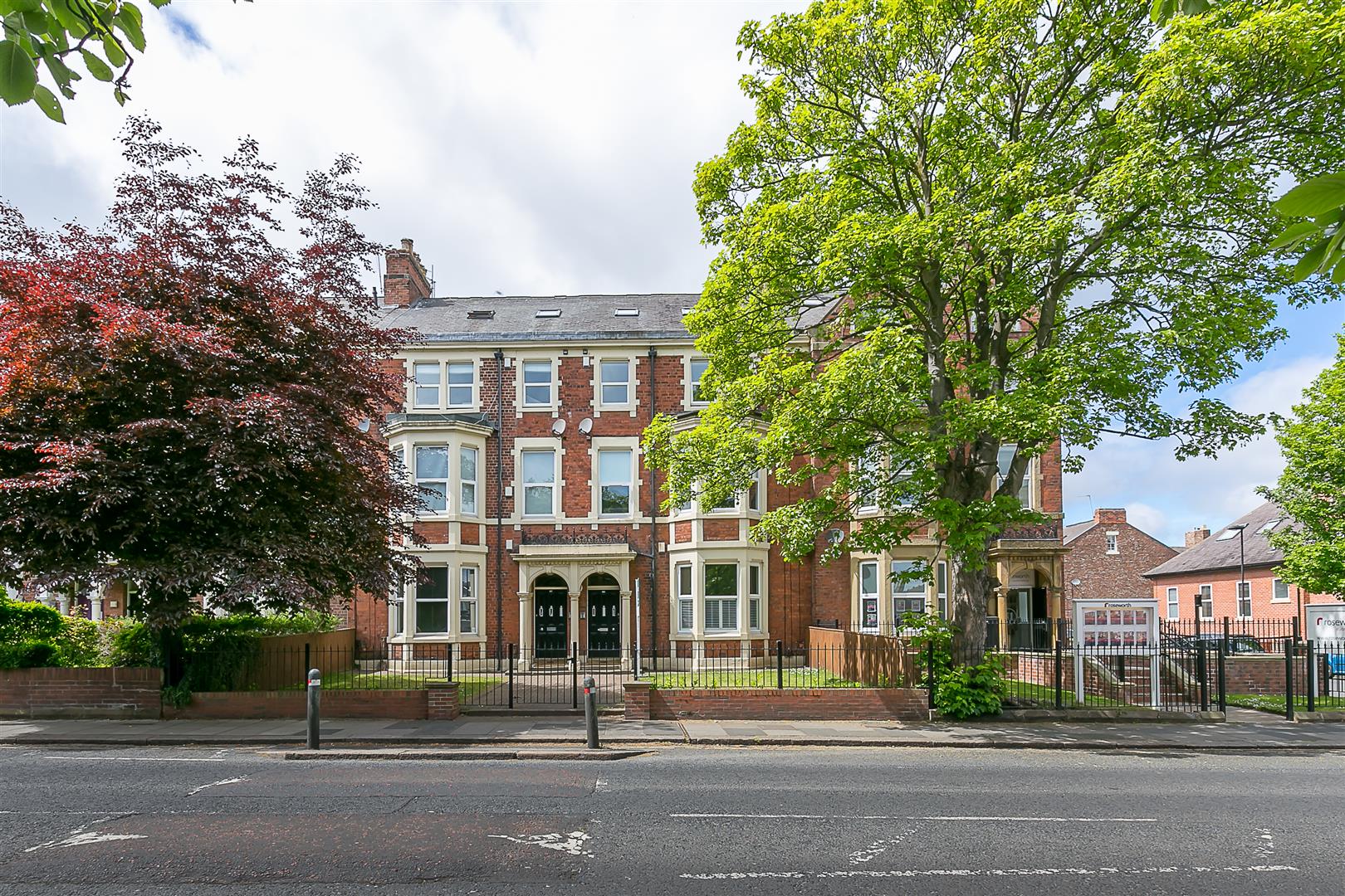 Flat Osborne Road in Newcastle upon Tyne