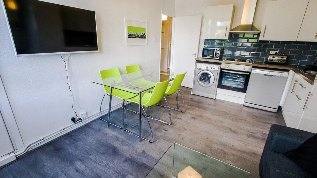 Room Buckhurst Street in Greater London