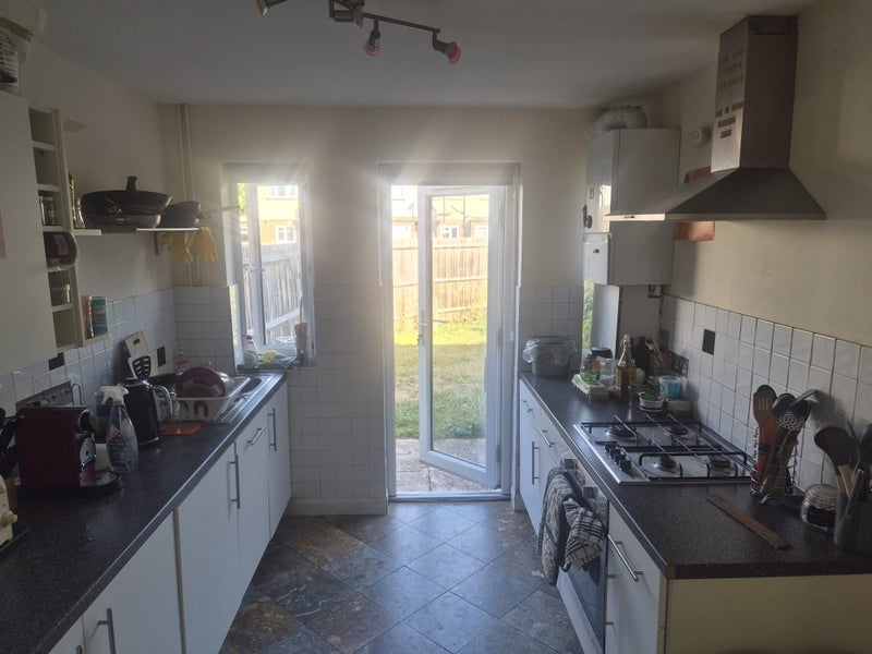 Room Roundhay Close in Greater London