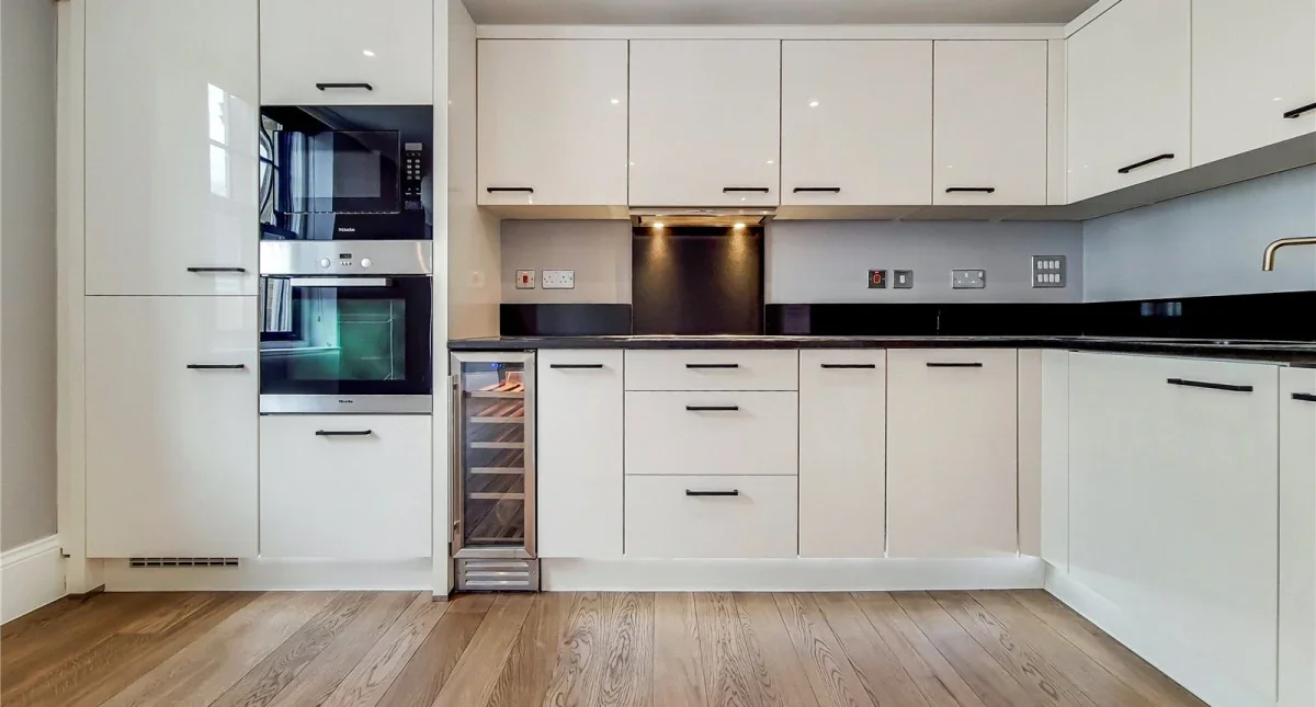Flat Huntley Street in Greater London