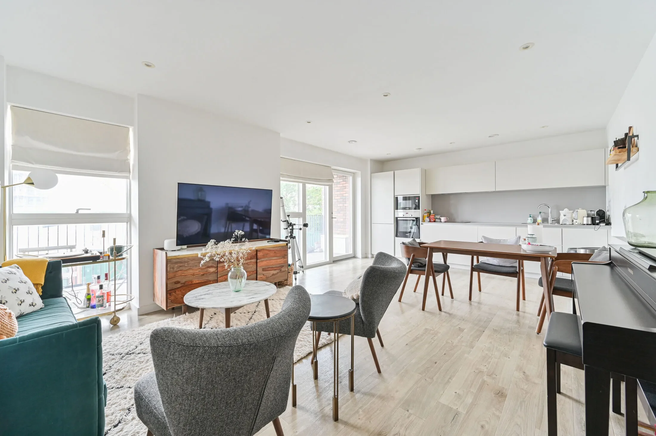 Flat Hatcham Street in Greater London