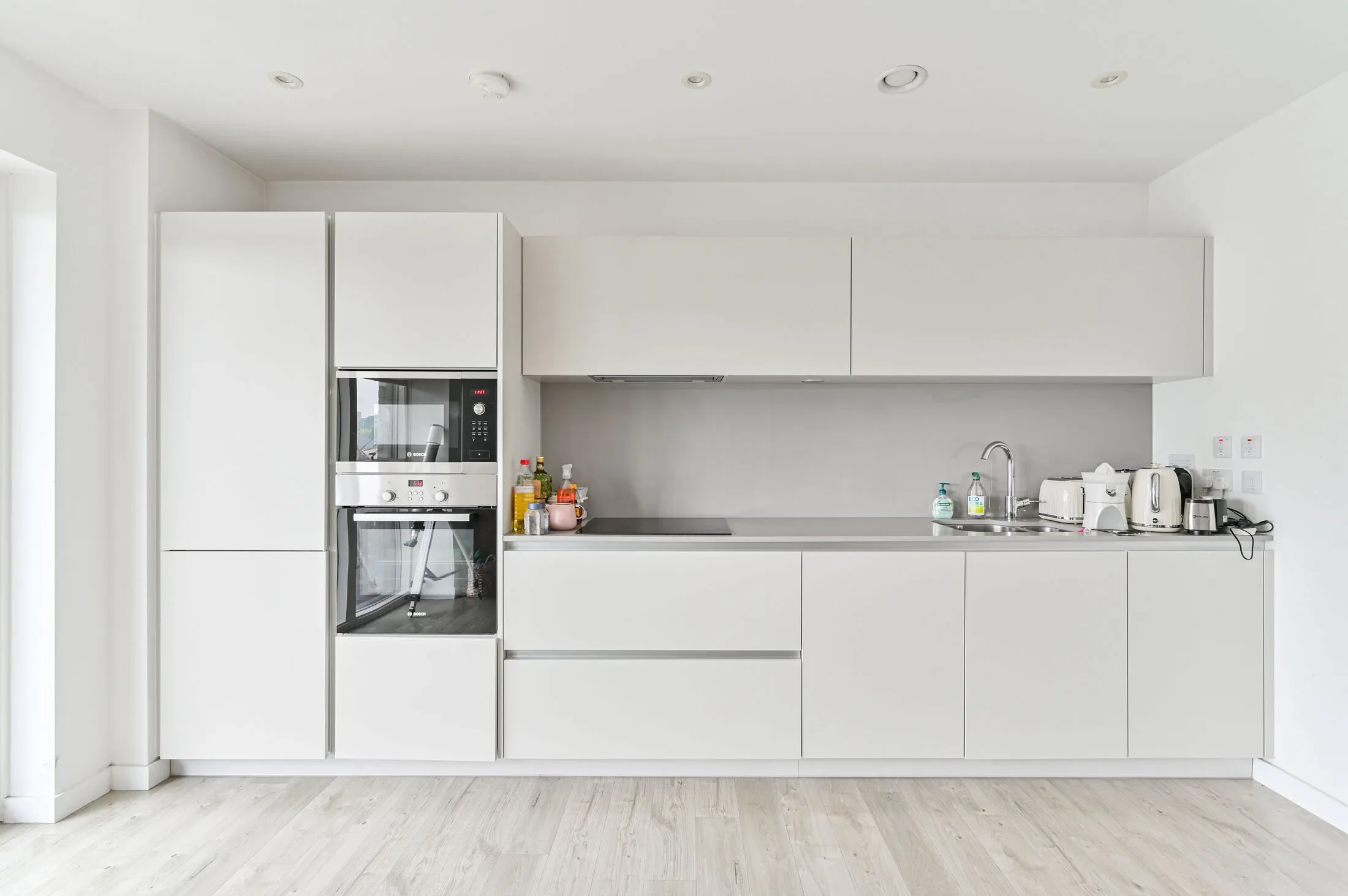 Flat Hatcham Street in Greater London