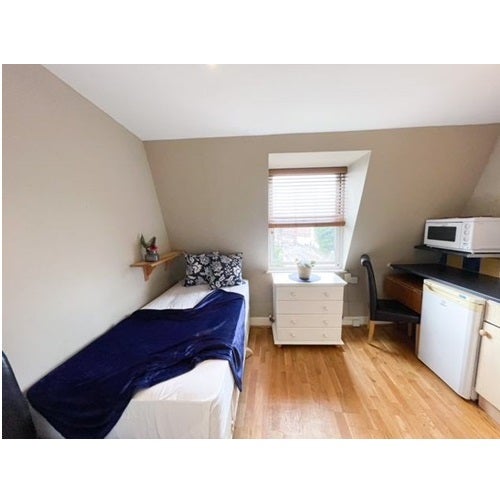Flat Elsham Road in Greater London