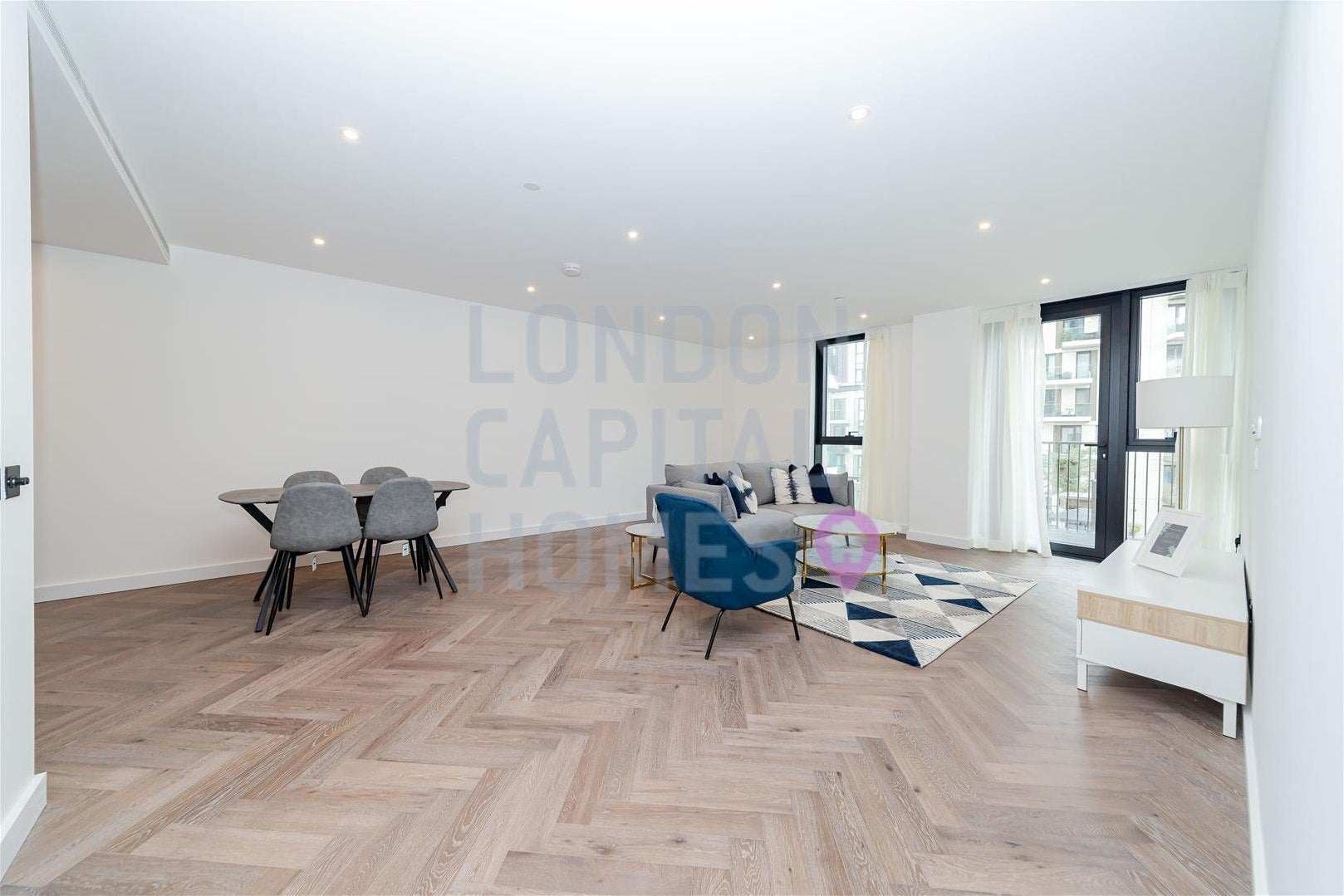 Flat Merino Gardens in Greater London