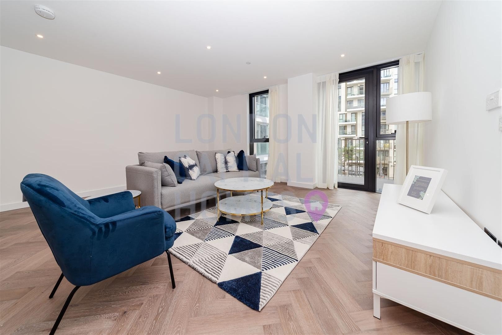 Flat Merino Gardens in Greater London