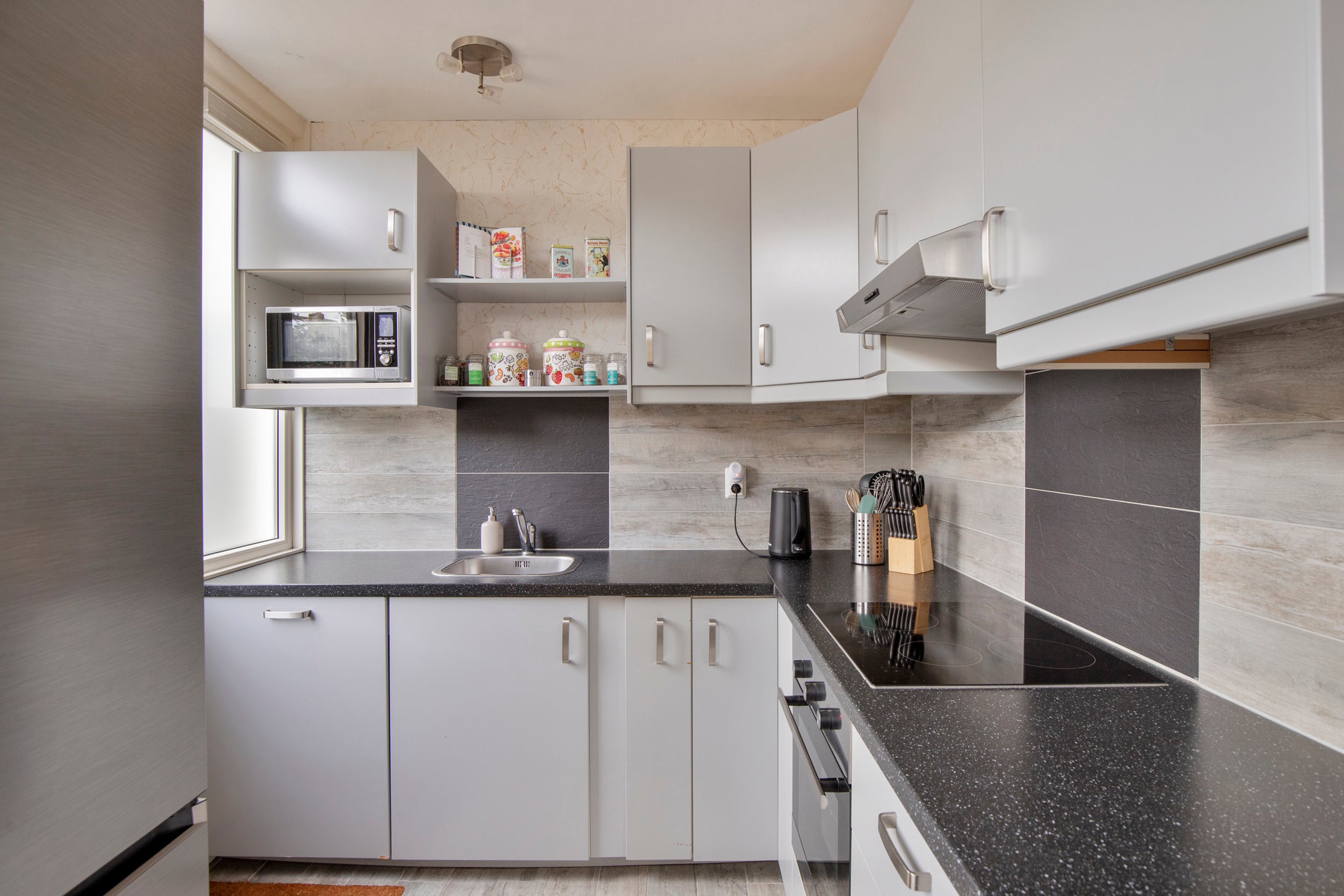 Tussenwoning te koop: Da Costastraat 111, Lekkerkerk