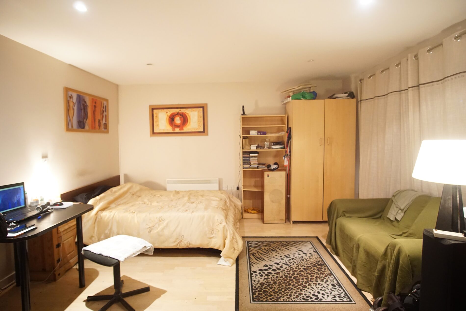 Flat Kennington Road in London