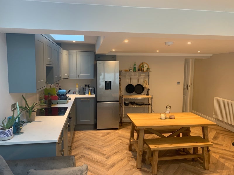 Room Gilbey Road in Greater London